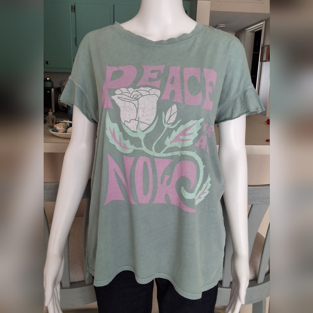 Junk Food Clothing T-Shirt "Peace Now" Sage Green/Lilac - Small - NWOT